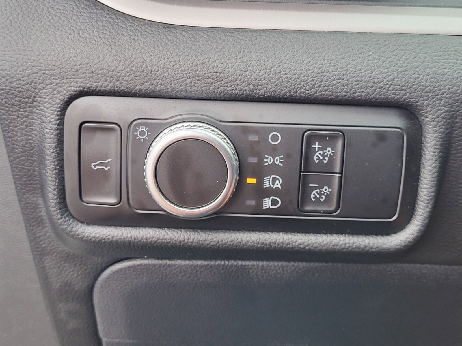 Certified 2023 Ford Explorer XLT RWD image 23