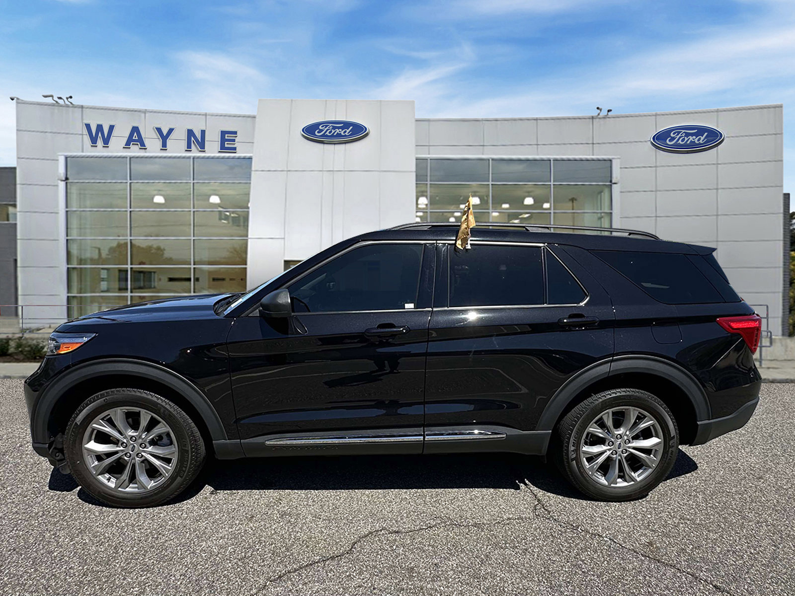 Certified 2023 Ford Explorer XLT w/ Equipment Group 202A AWD/4WD image 2