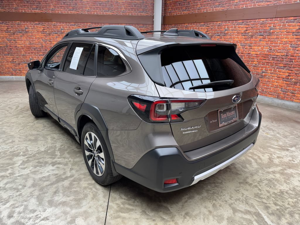 Used 2023 Subaru Outback Limited XT AWD/4WD image 2