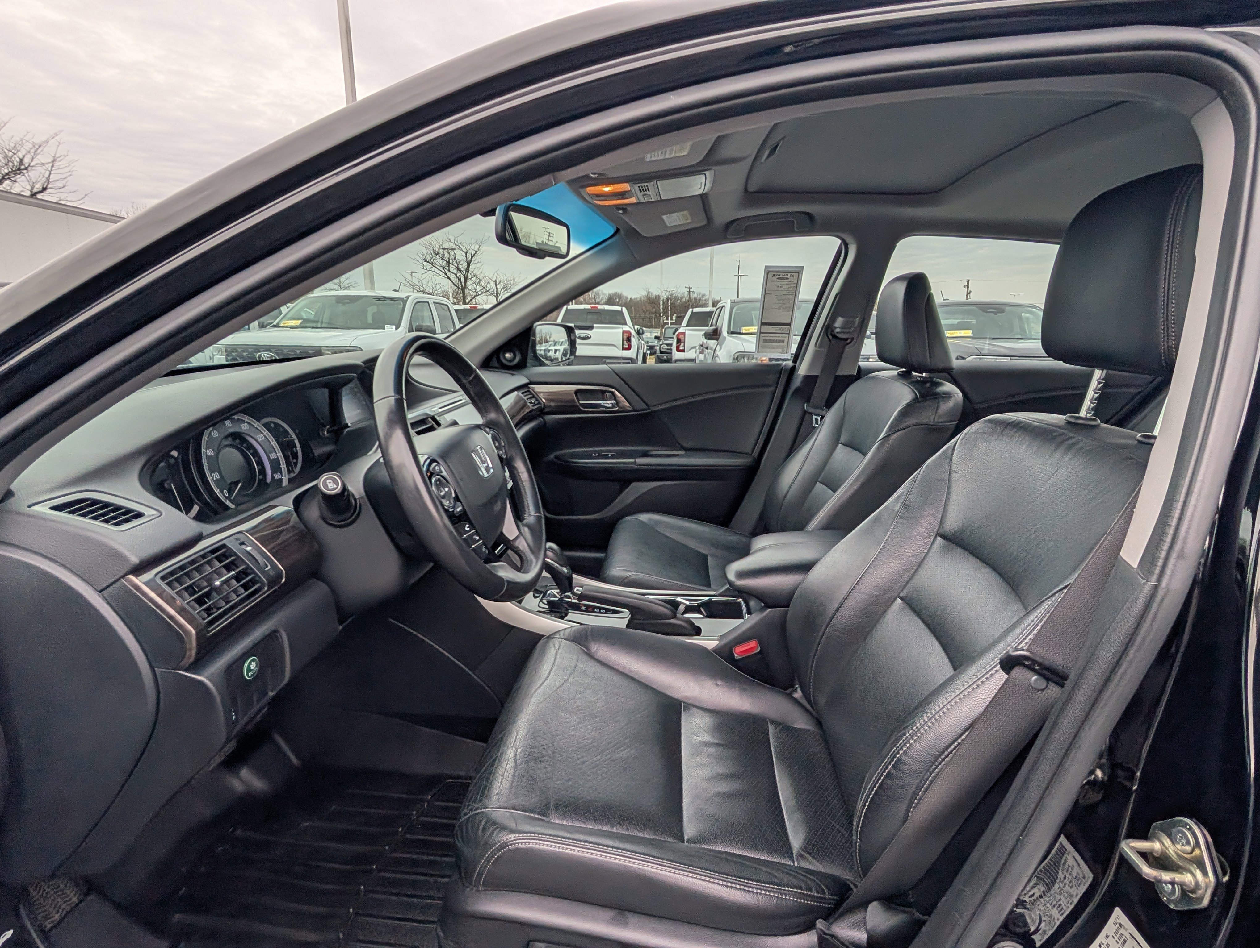 Used 2017 Honda Accord EX-L image 14