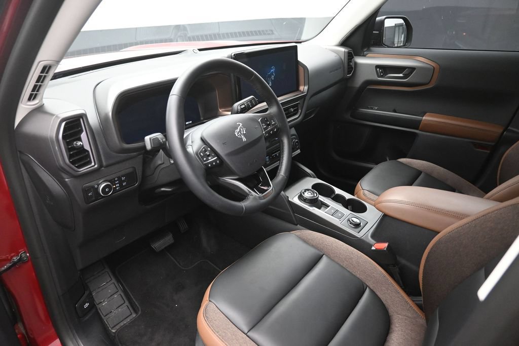 Certified 2025 Ford Bronco Sport Outer Banks w/ Outer Banks Tech Package+ AWD/4WD image 31