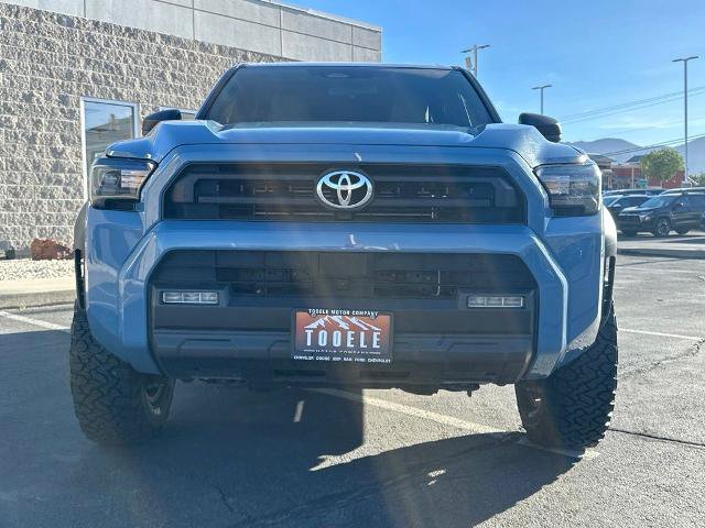 Used 2025 Toyota 4Runner SR5 AWD/4WD image 6