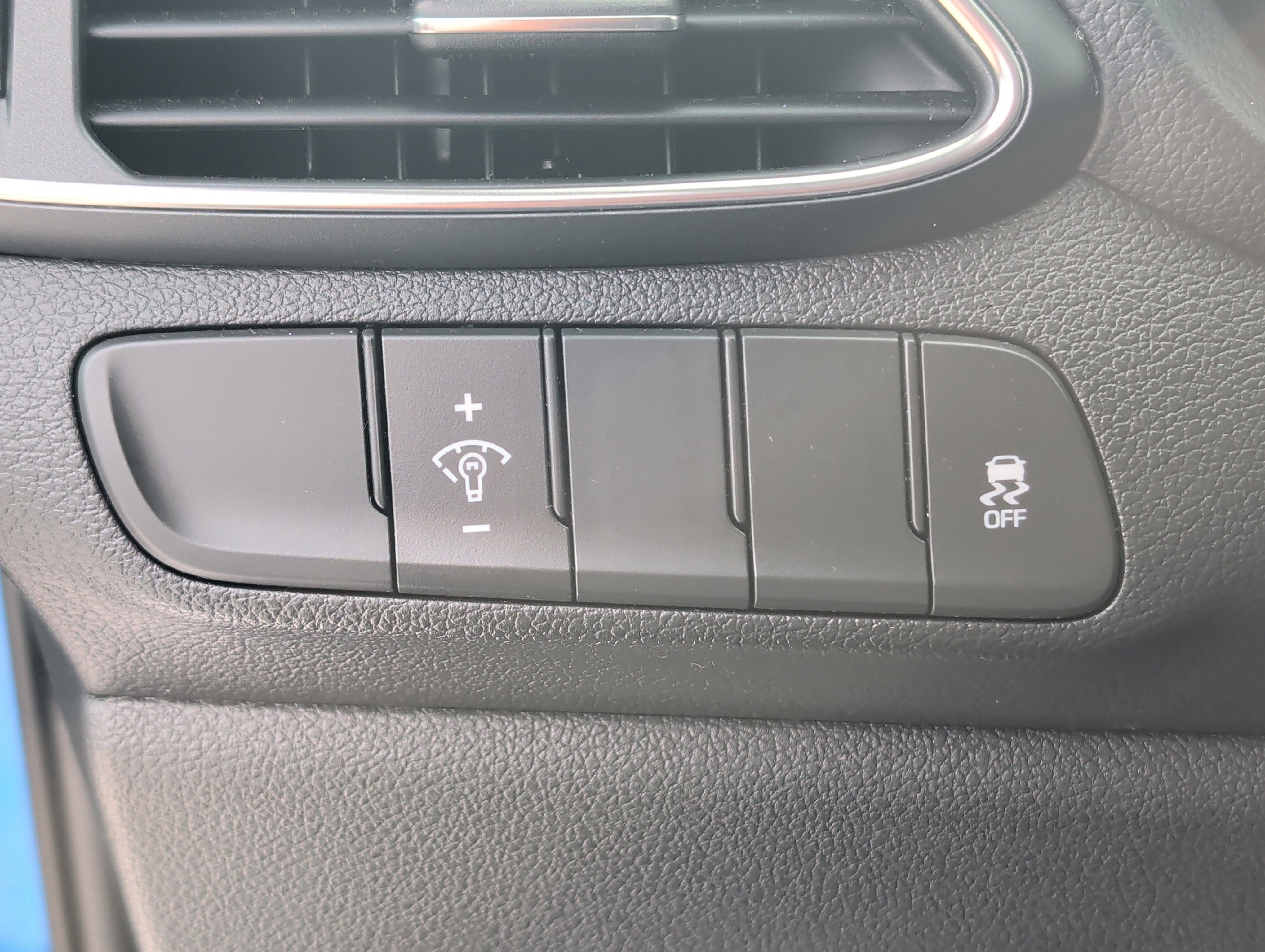 Used 2018 Hyundai Elantra GT image 26