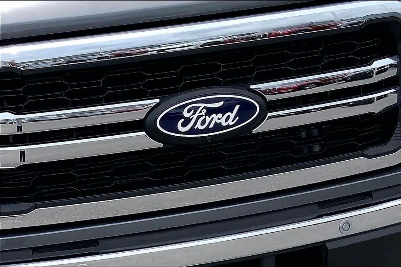 Certified 2025 Ford F150 Lariat w/ Equipment Group 501A Mid AWD/4WD image 29