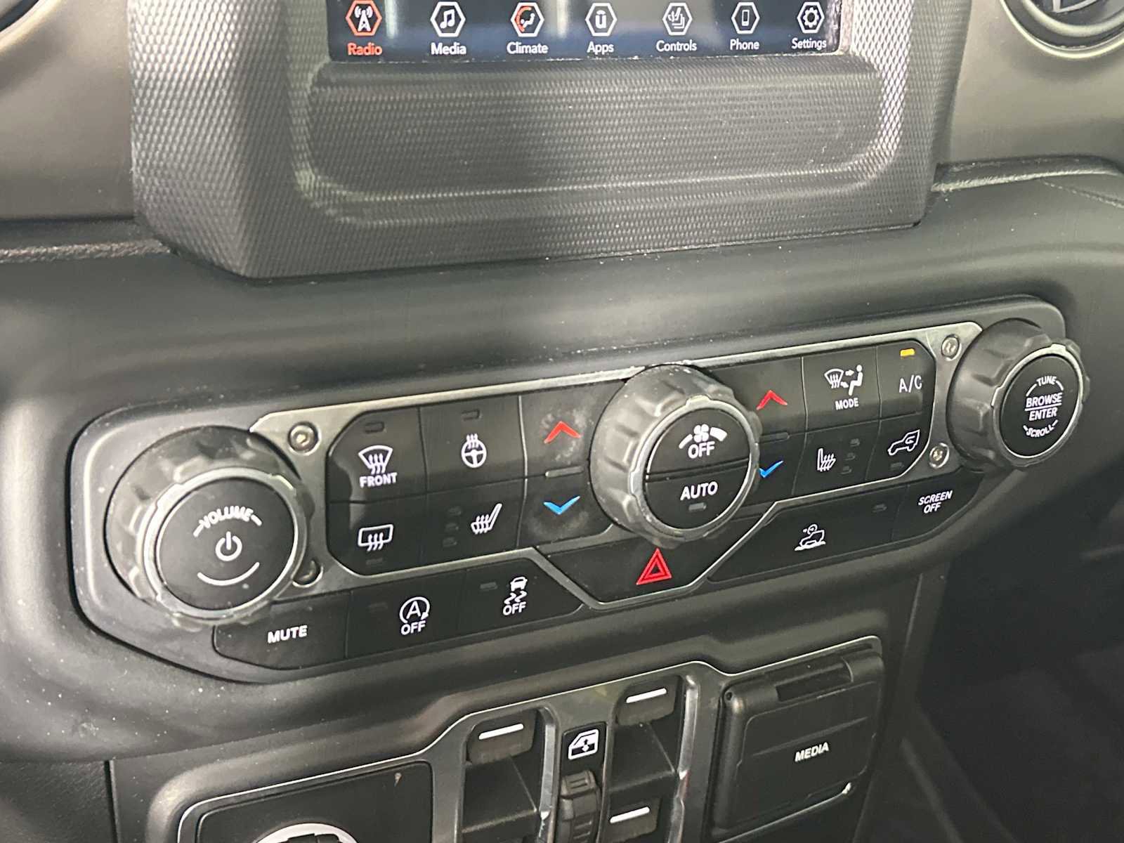 Used 2020 Jeep Gladiator Sport w/ Quick Order Package 24S image 33