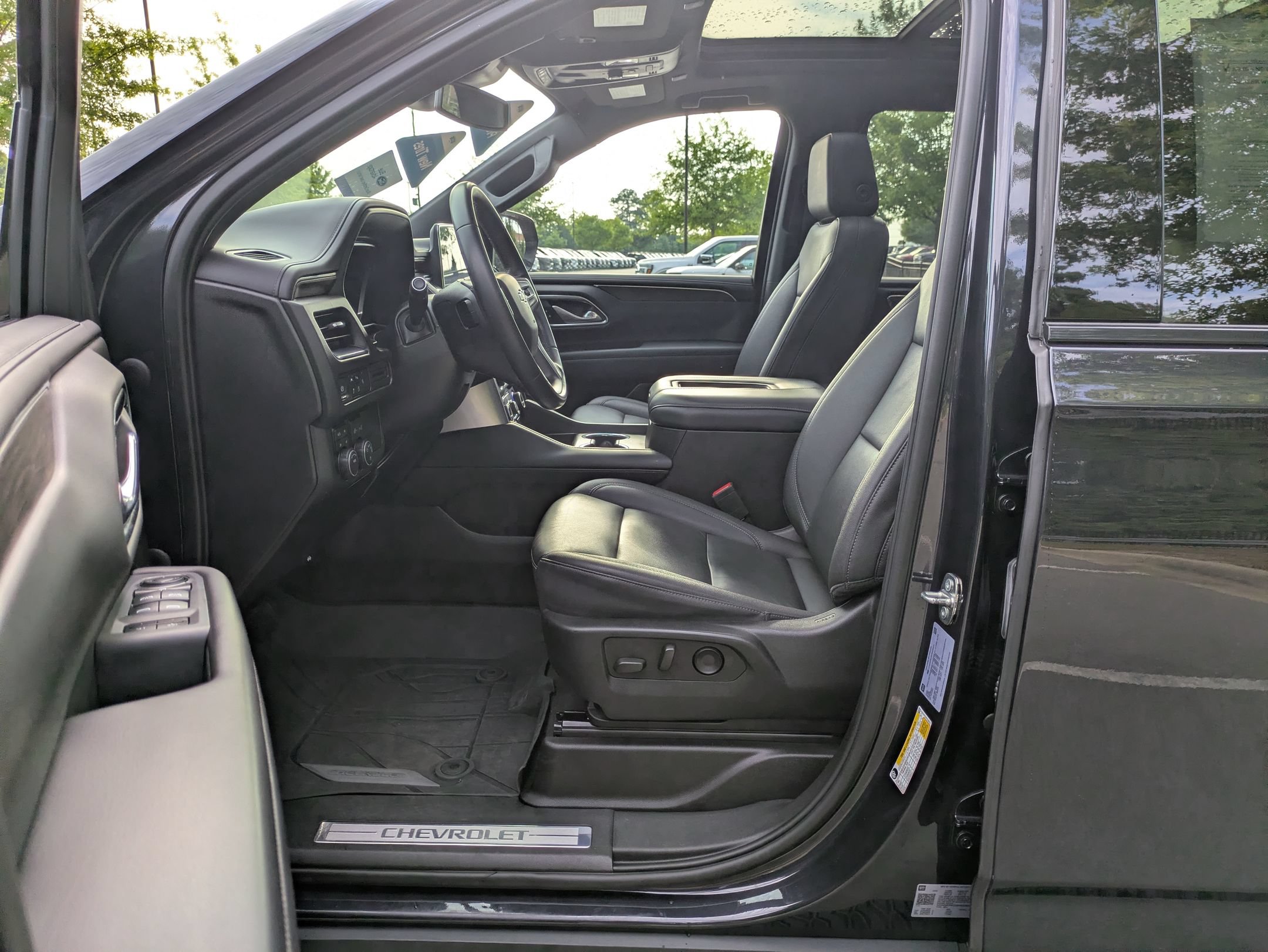 Used 2023 Chevrolet Tahoe Z71 AWD/4WD image 12