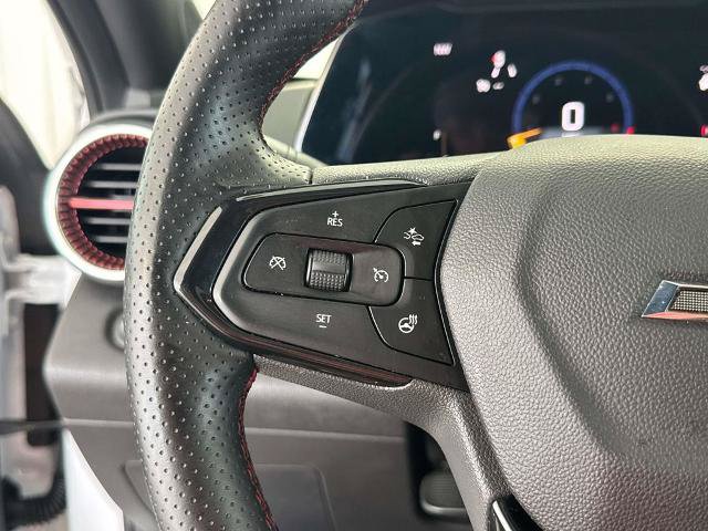 Used 2025 Chevrolet Trax RS w/ Sunroof Package FWD image 27