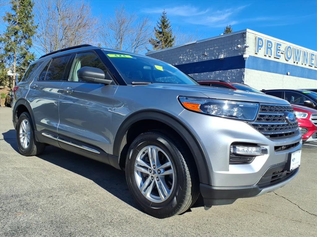 Certified 2023 Ford Explorer XLT w/ Equipment Group 202A AWD/4WD image 1