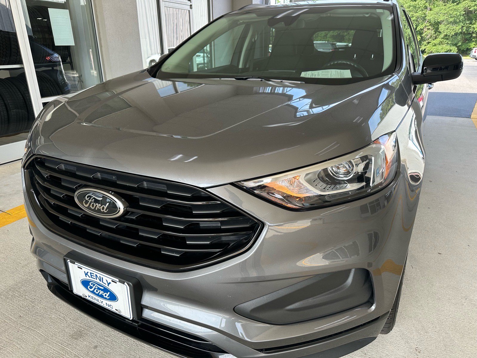 Certified 2024 Ford Edge SE w/ Black Appearance Package AWD/4WD image 1
