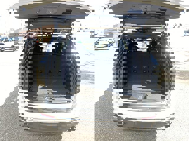 Used 2025 Chevrolet Tahoe High Country image 22