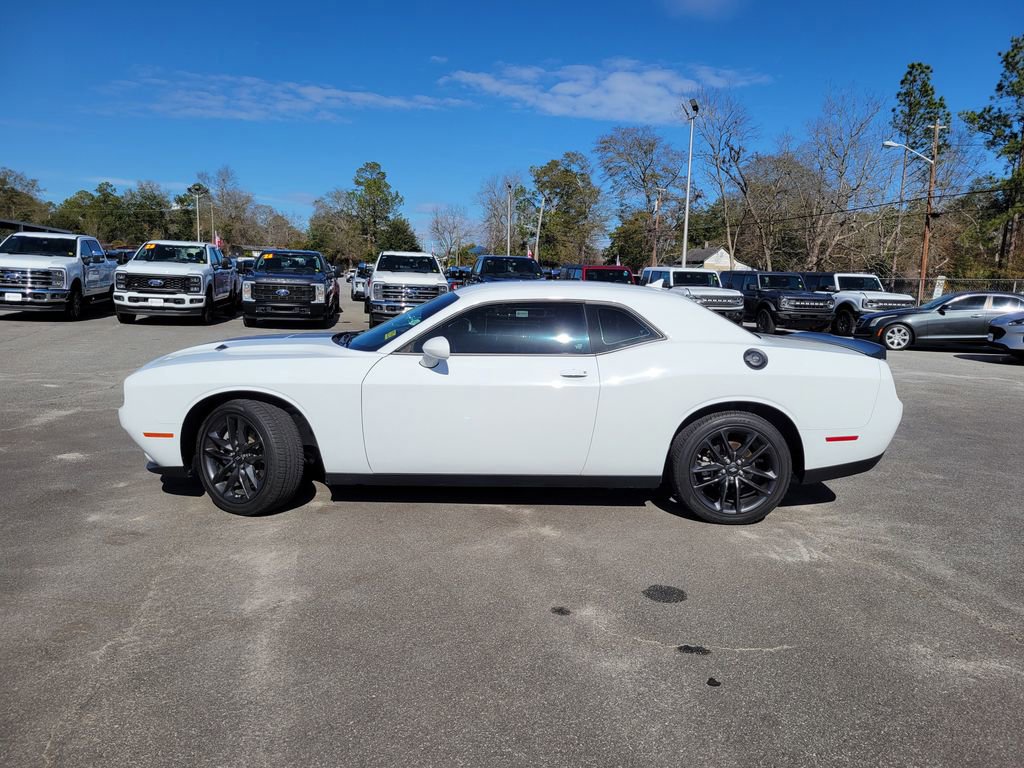 Used 2023 Dodge Challenger SXT w/ Plus Package image 2