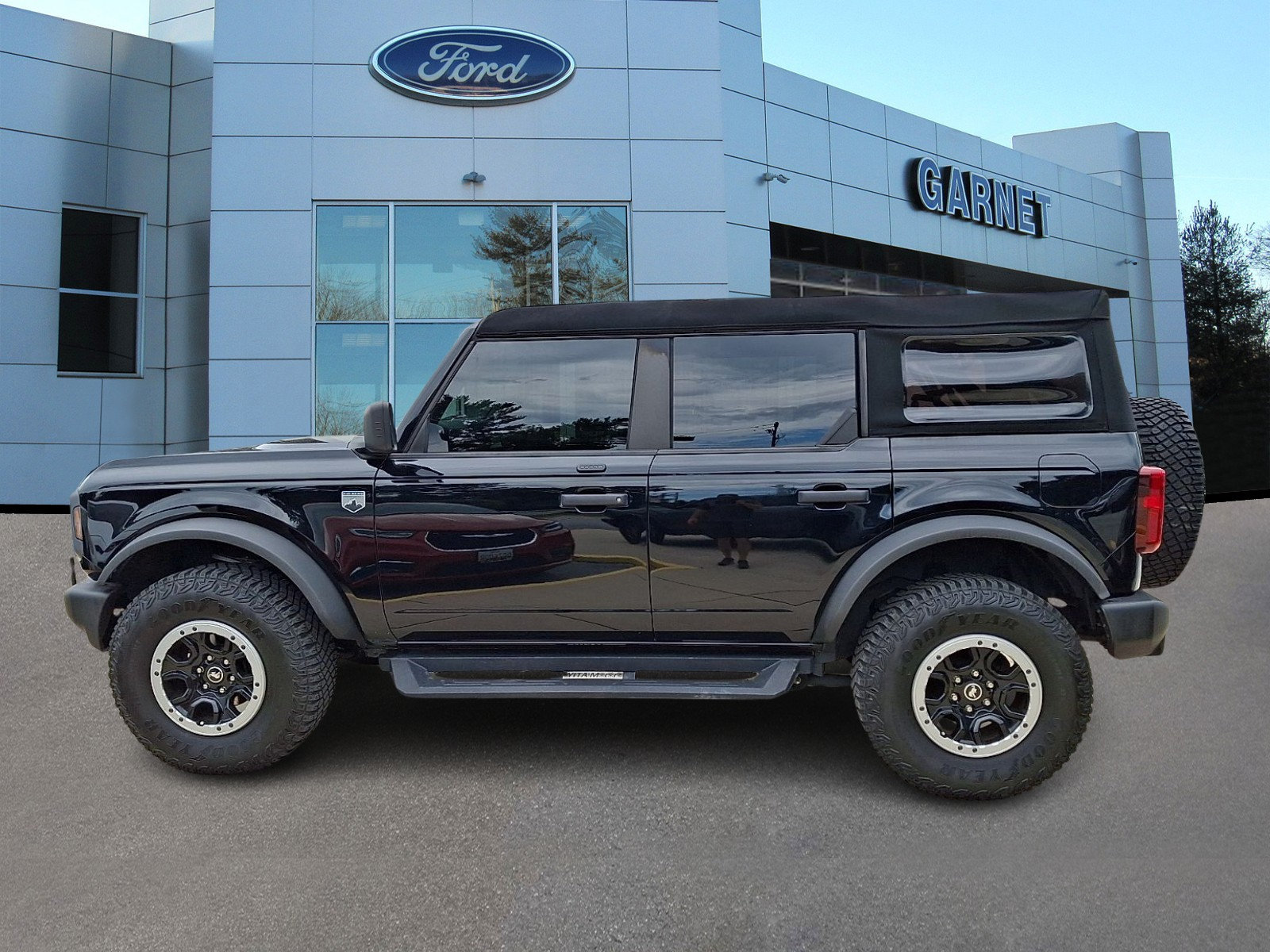 Certified 2023 Ford Bronco Big Bend w/ Sasquatch Package AWD/4WD image 5