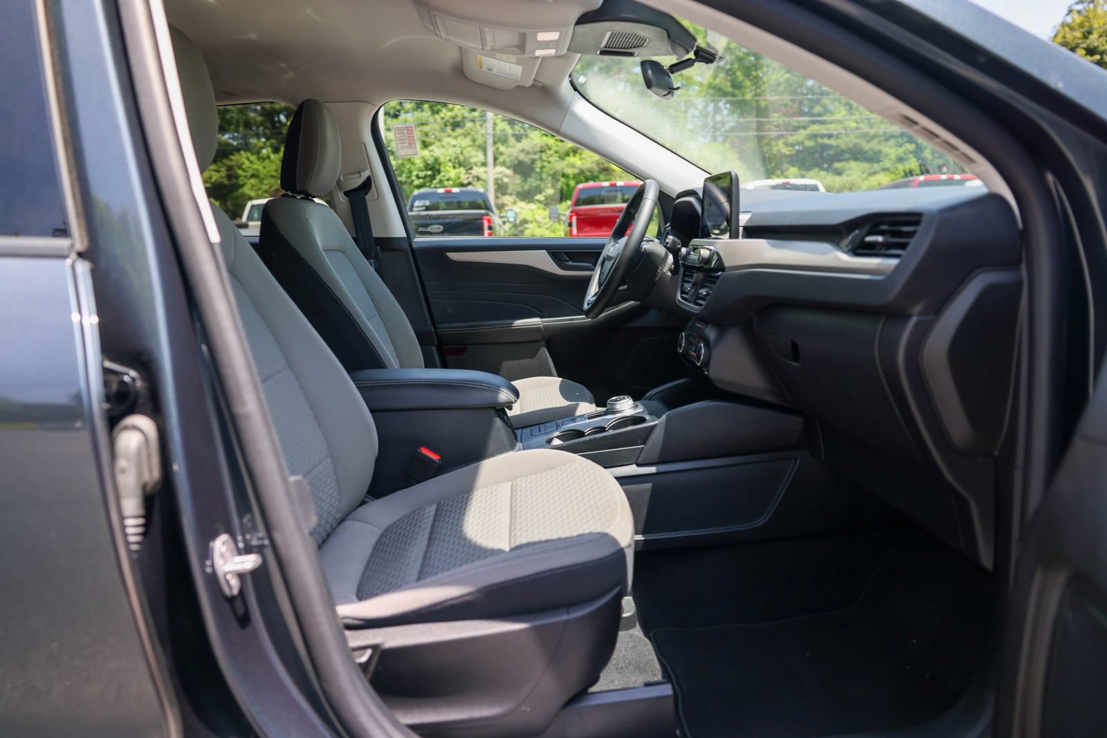 Certified 2022 Ford Escape SE w/ SE Sport Appearance Package AWD/4WD image 9