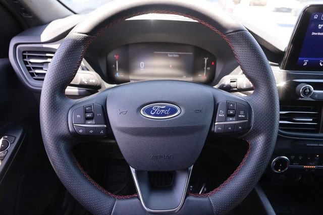 Certified 2025 Ford Escape ST-Line FWD image 10
