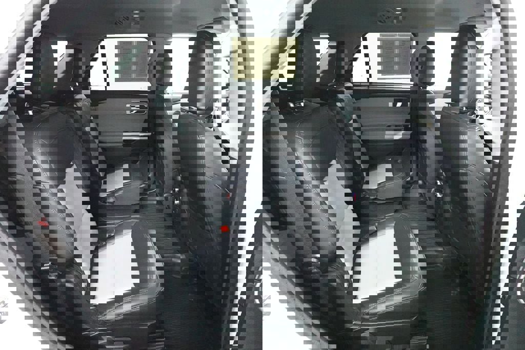 Certified 2024 Ford Explorer XLT w/ Equipment Group 202A AWD/4WD image 30