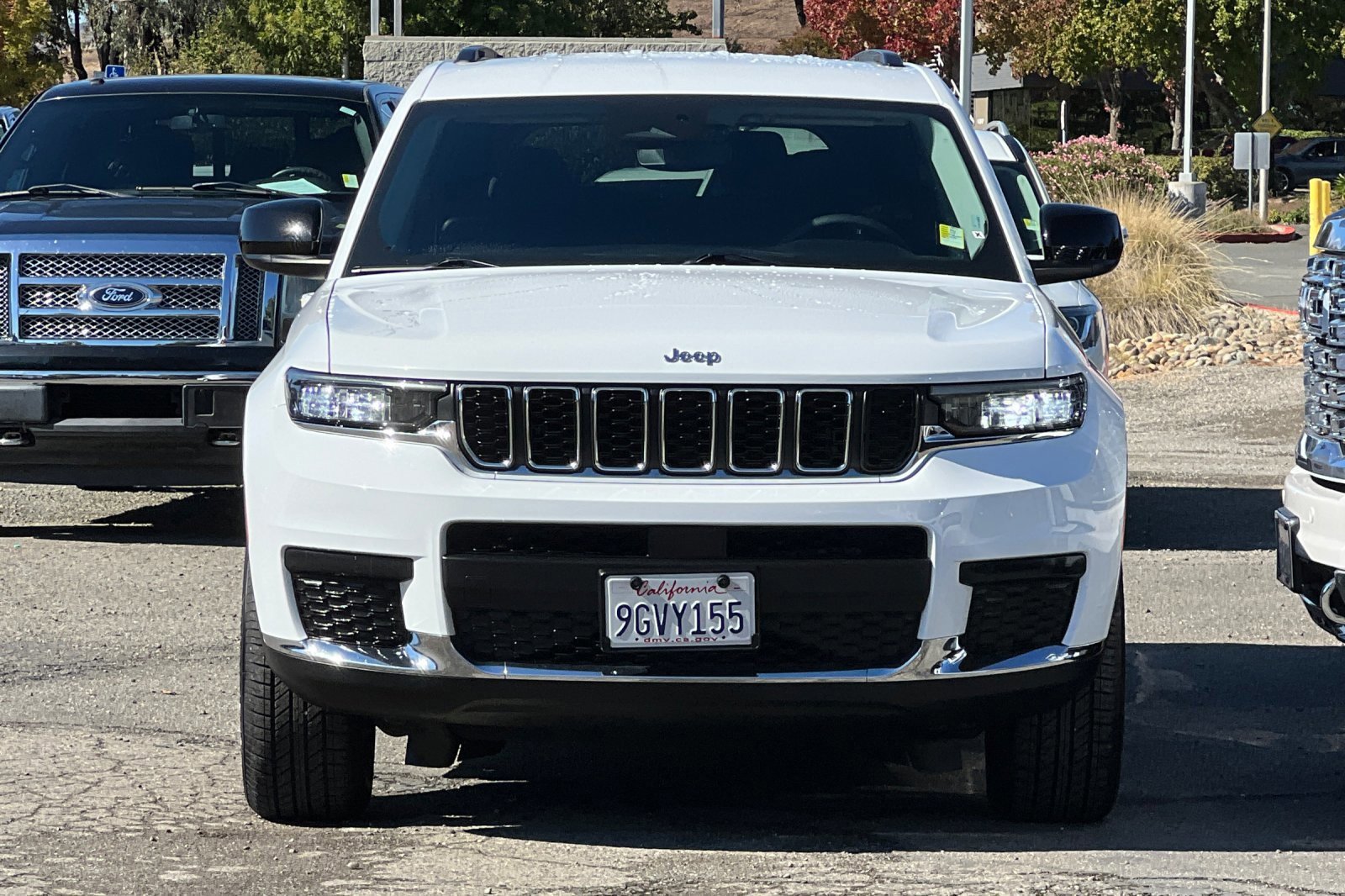 Used 2023 Jeep Grand Cherokee L Laredo image 9