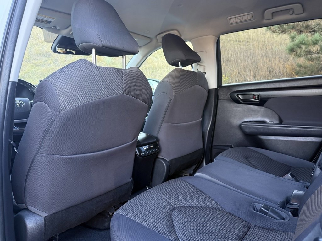 Used 2023 Toyota Highlander LE image 22