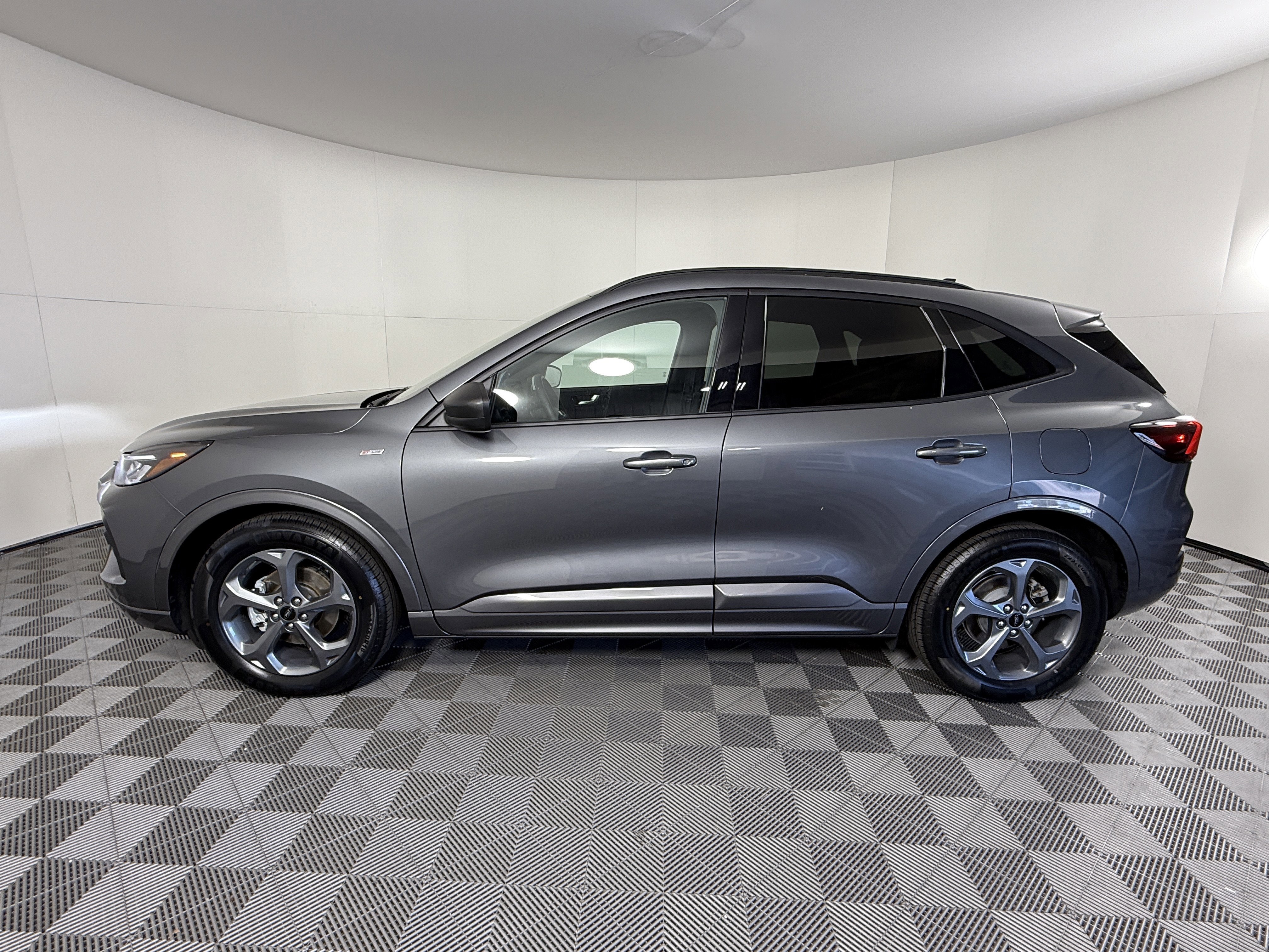 Certified 2023 Ford Escape ST-Line w/ Tech Pack #1 image 5