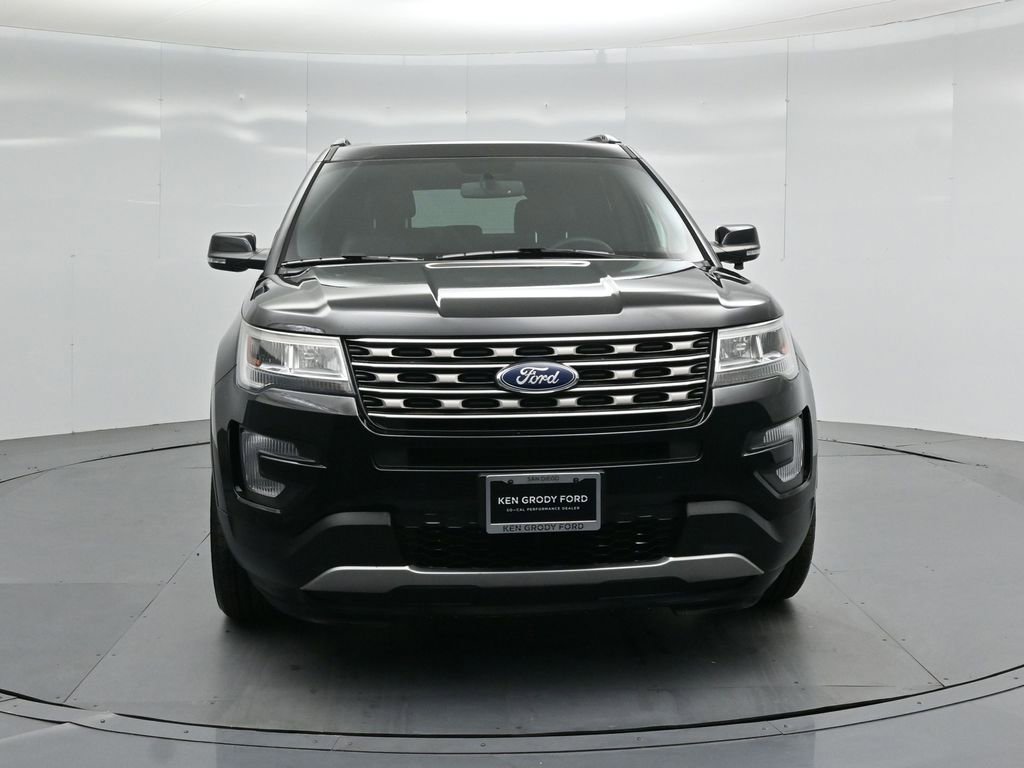 Certified 2017 Ford Explorer XLT w/ Equipment Group 202A image 27