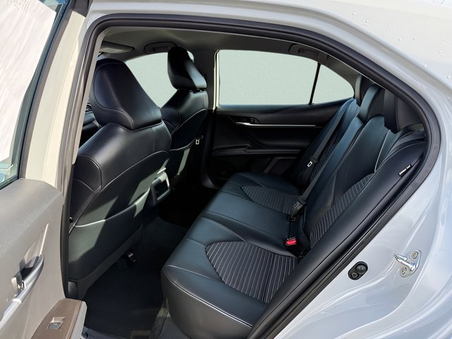 Used 2023 Toyota Camry SE FWD image 4