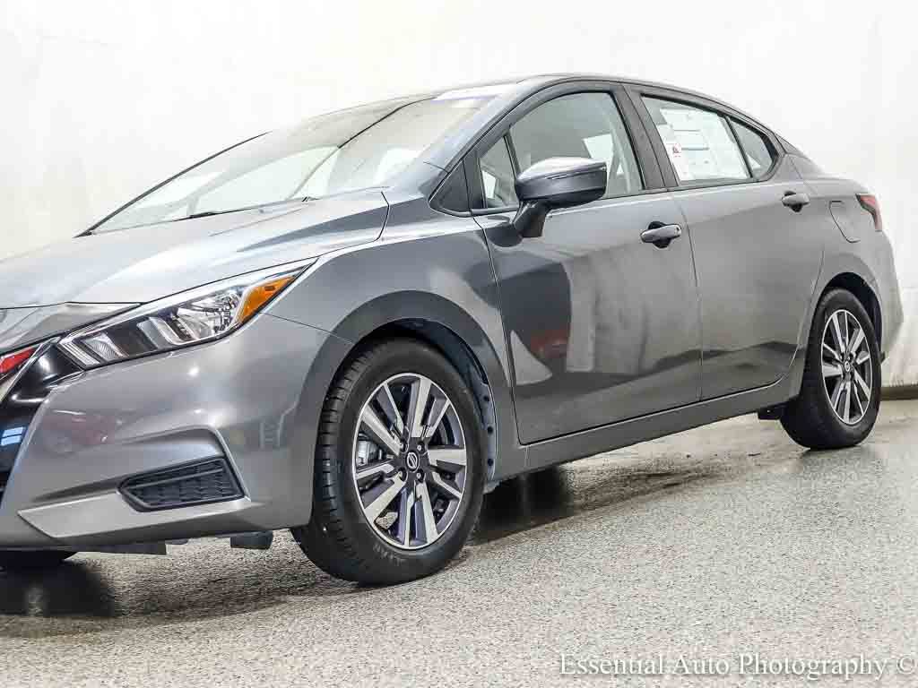 Used 2020 Nissan Versa SV FWD image 4