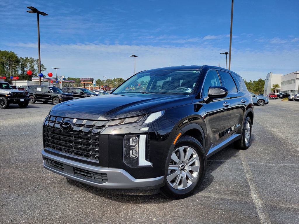 Used 2023 Hyundai Palisade SE image 1