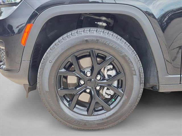 Used 2025 Jeep Grand Cherokee L Altitude AWD/4WD image 25