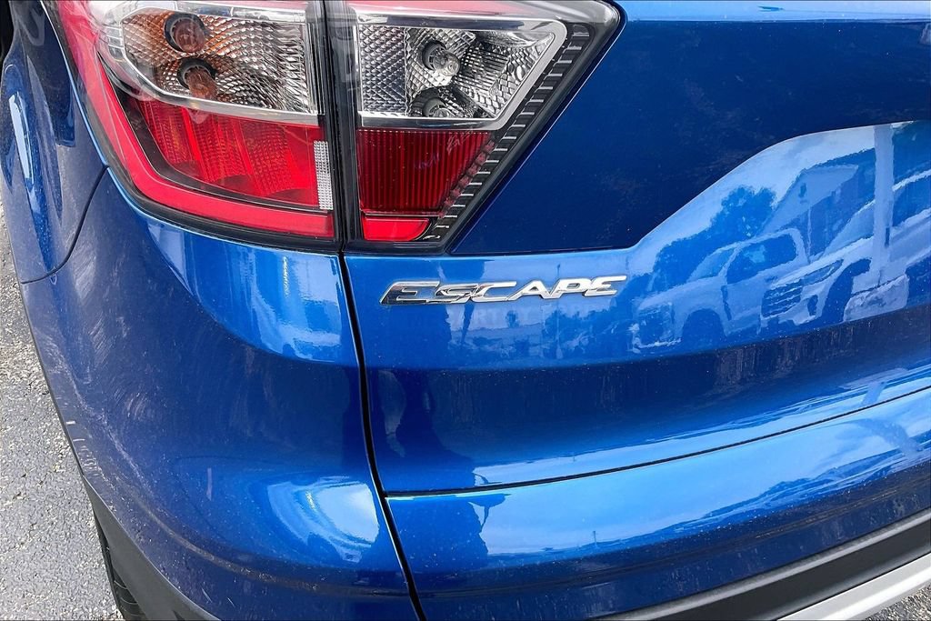 Certified 2017 Ford Escape SE FWD image 31