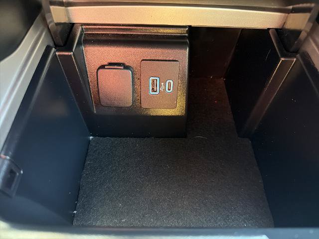 Certified 2023 Ford Explorer Limited AWD/4WD image 28