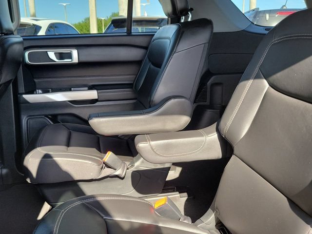 Certified 2022 Ford Explorer XLT w/ Equipment Group 202A RWD image 16