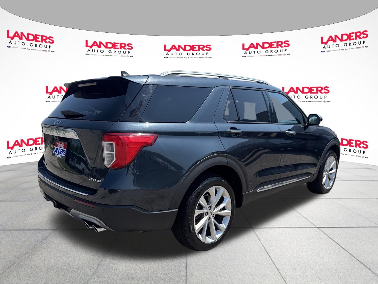 Certified 2023 Ford Explorer Platinum w/ Technology Package AWD/4WD image 3