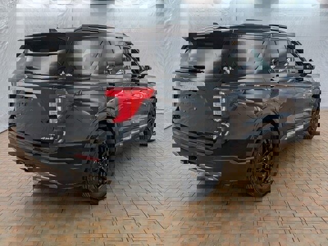 Certified 2023 Ford Explorer XLT w/ Equipment Group 202A image 7