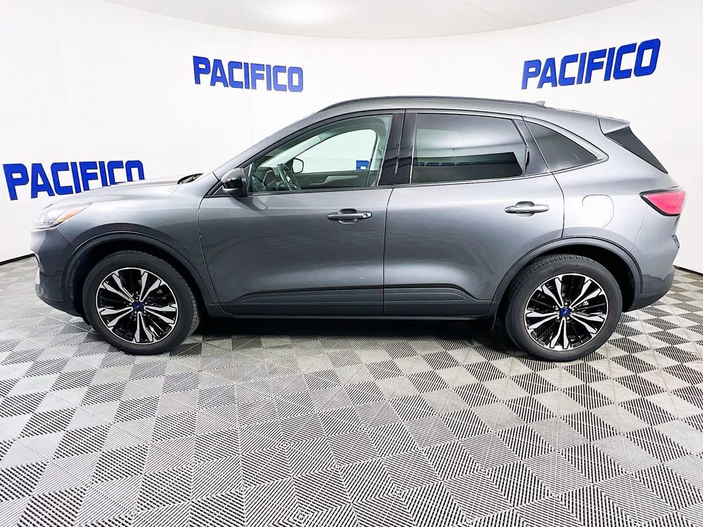 Certified 2022 Ford Escape SE w/ SE Sport Appearance Package AWD/4WD image 5