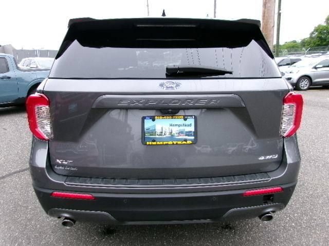 Certified 2023 Ford Explorer XLT w/ Equipment Group 202A AWD/4WD image 7