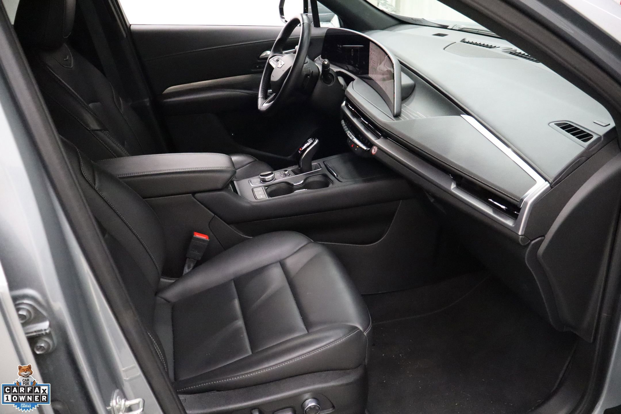 Used 2025 Cadillac XT4 Premium Luxury image 30