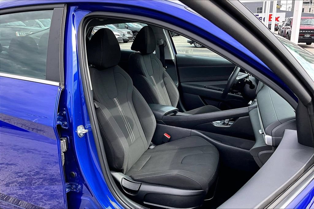 Used 2025 Hyundai Elantra SEL FWD image 7