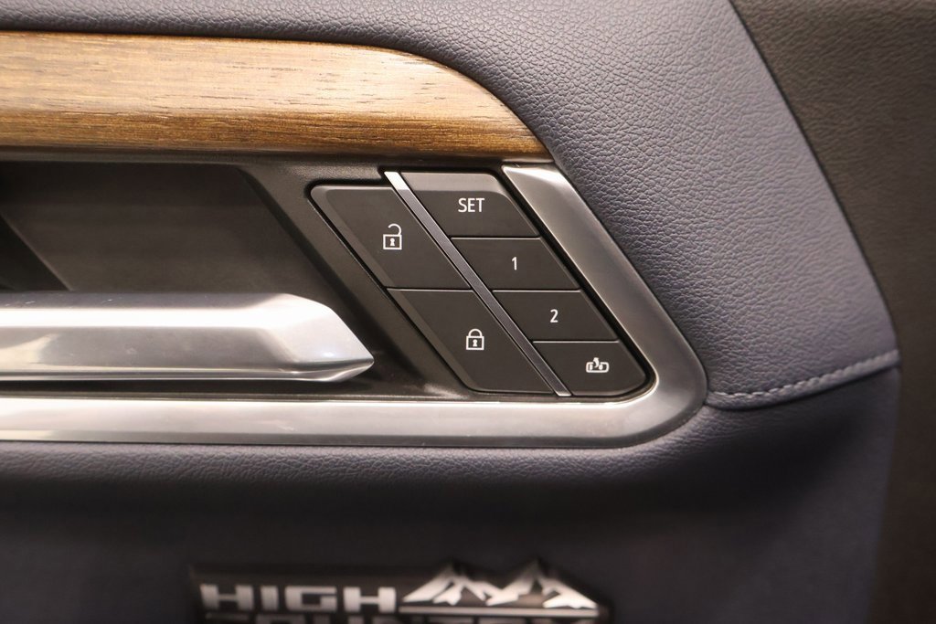 Used 2022 Chevrolet Silverado 1500 High Country w/ High Country Premium Package image 15