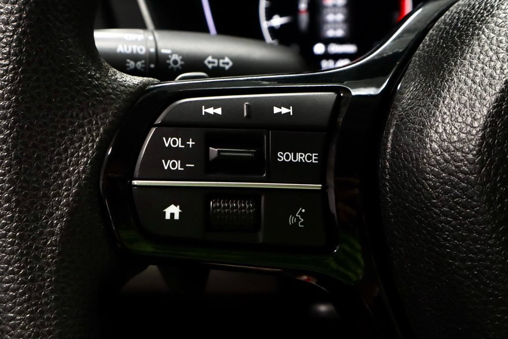 Used 2023 Honda Pilot LX image 26