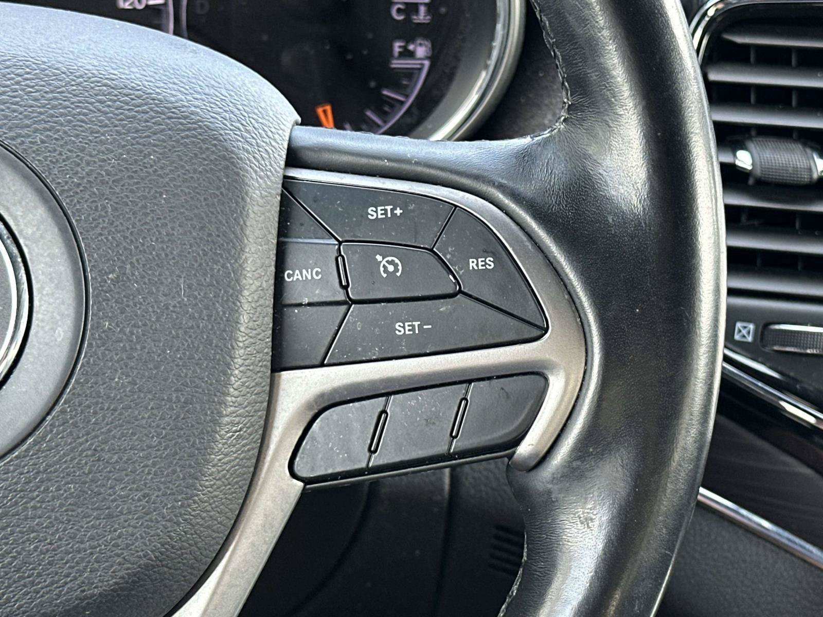 Used 2020 Jeep Grand Cherokee Limited AWD/4WD image 23