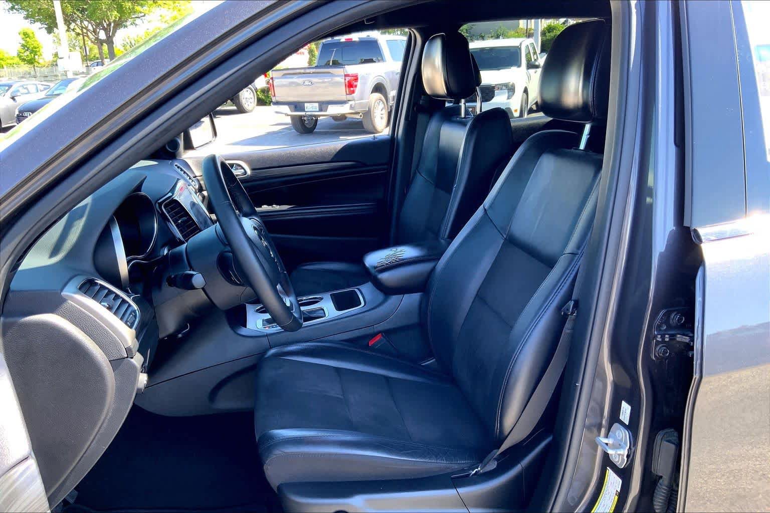 Used 2019 Jeep Grand Cherokee Altitude RWD image 8