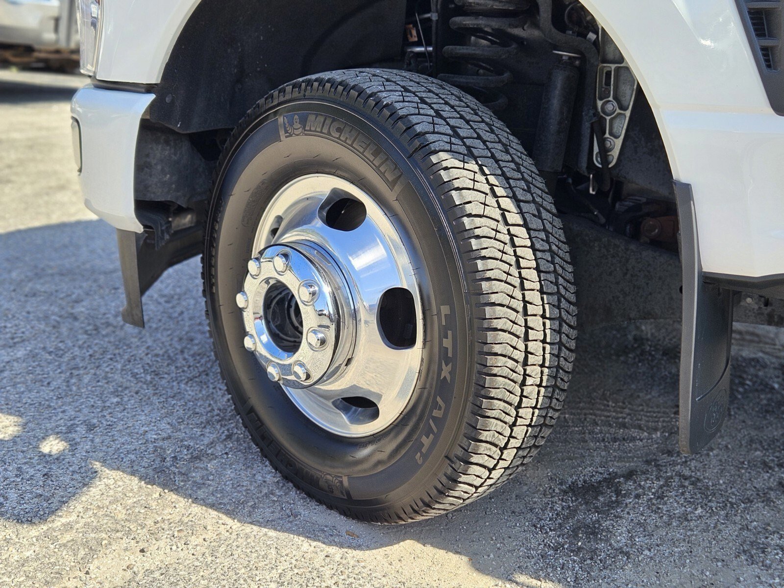 Certified 2024 Ford F350 Limited w/ FX4 Off-Road Package image 34