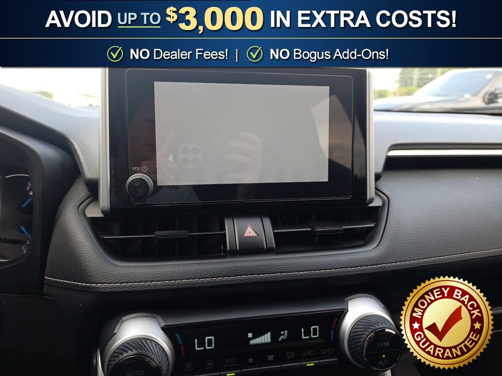 Used 2025 Toyota RAV4 LE AWD/4WD image 25