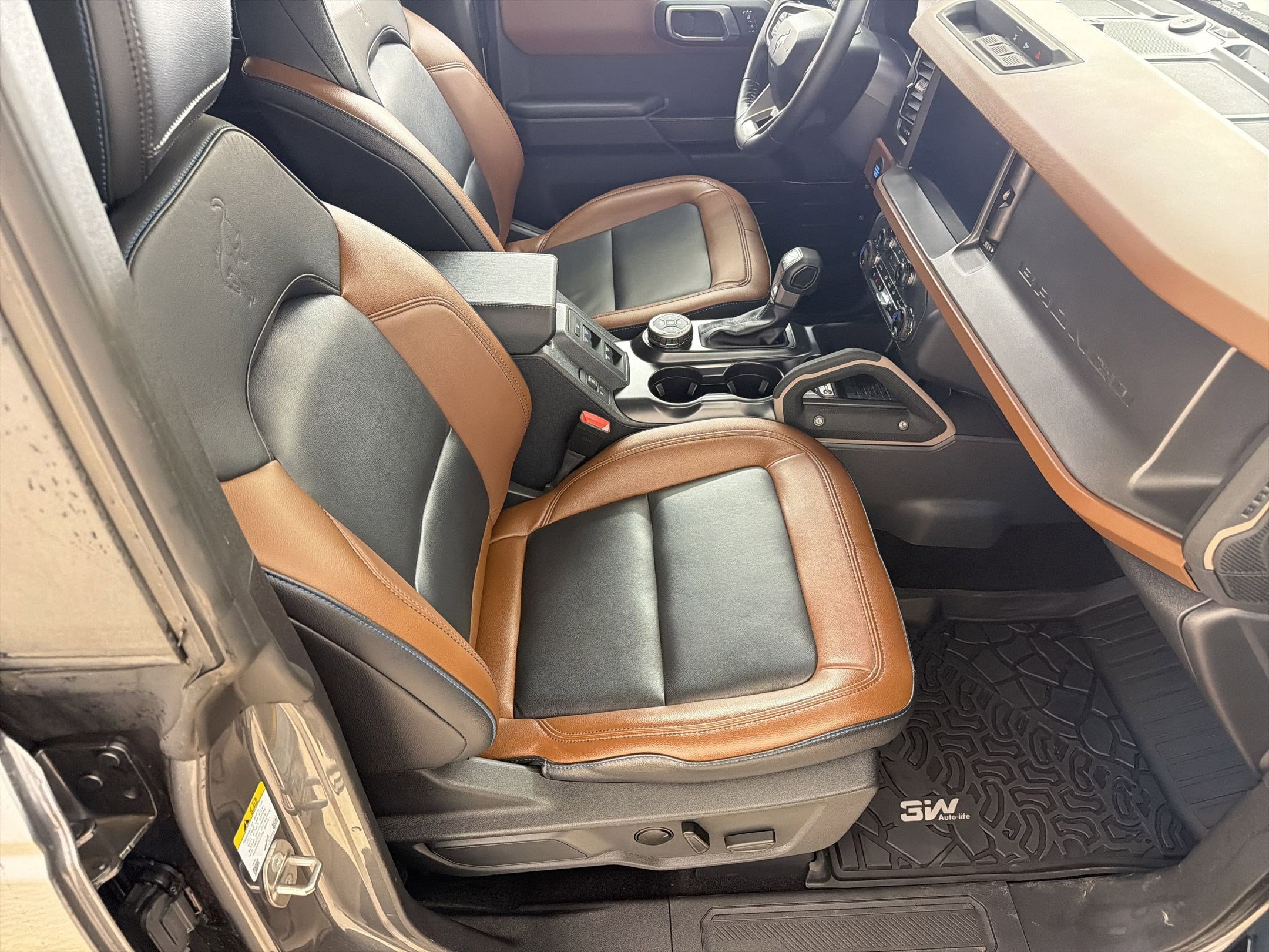 Certified 2024 Ford Bronco Outer Banks AWD/4WD image 28