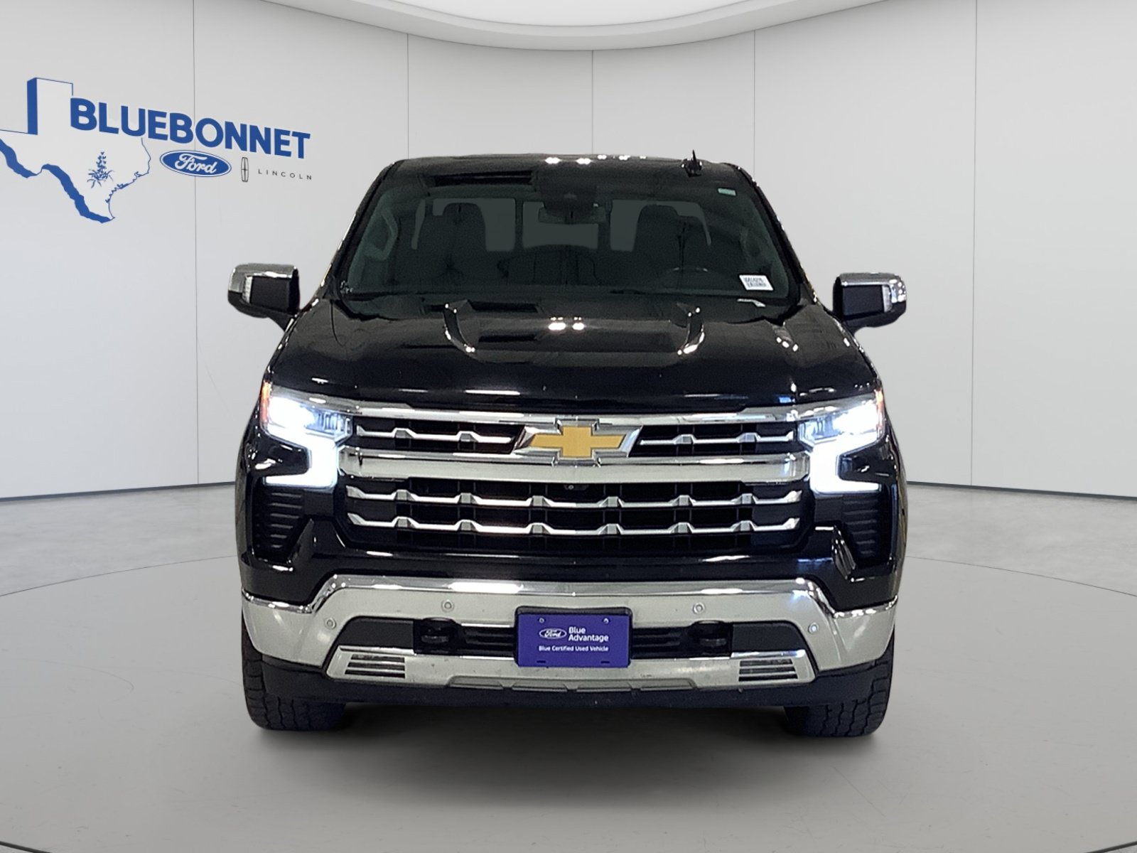 Used 2022 Chevrolet Silverado 1500 LTZ w/ LTZ Premium Texas Edition AWD/4WD image 2