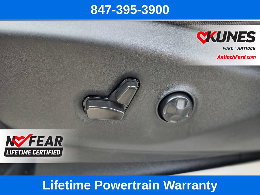 Used 2022 Chrysler Voyager LX FWD image 19