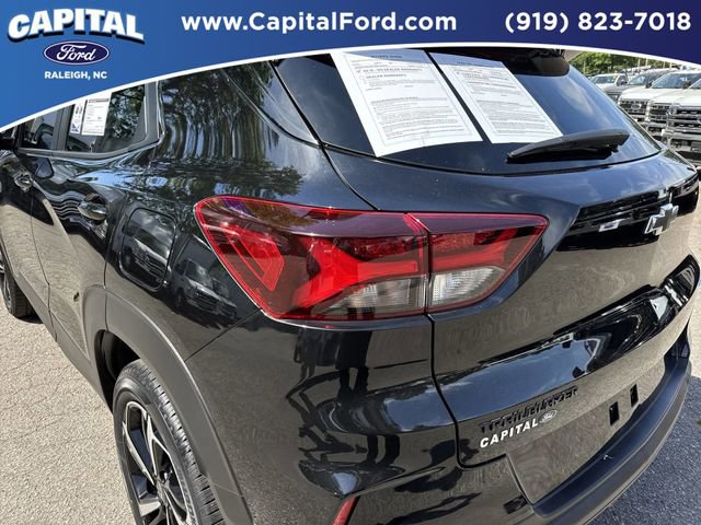 Used 2023 Chevrolet TrailBlazer RS w/ Sun and Liftgate Package image 14