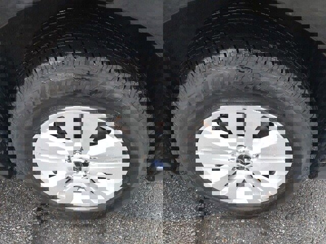 Used 2018 Subaru Outback 2.5i Premium image 11