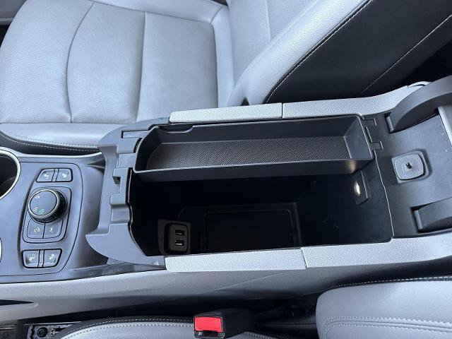 Used 2022 GMC Terrain SLT w/ Infotainment Package II AWD/4WD image 33