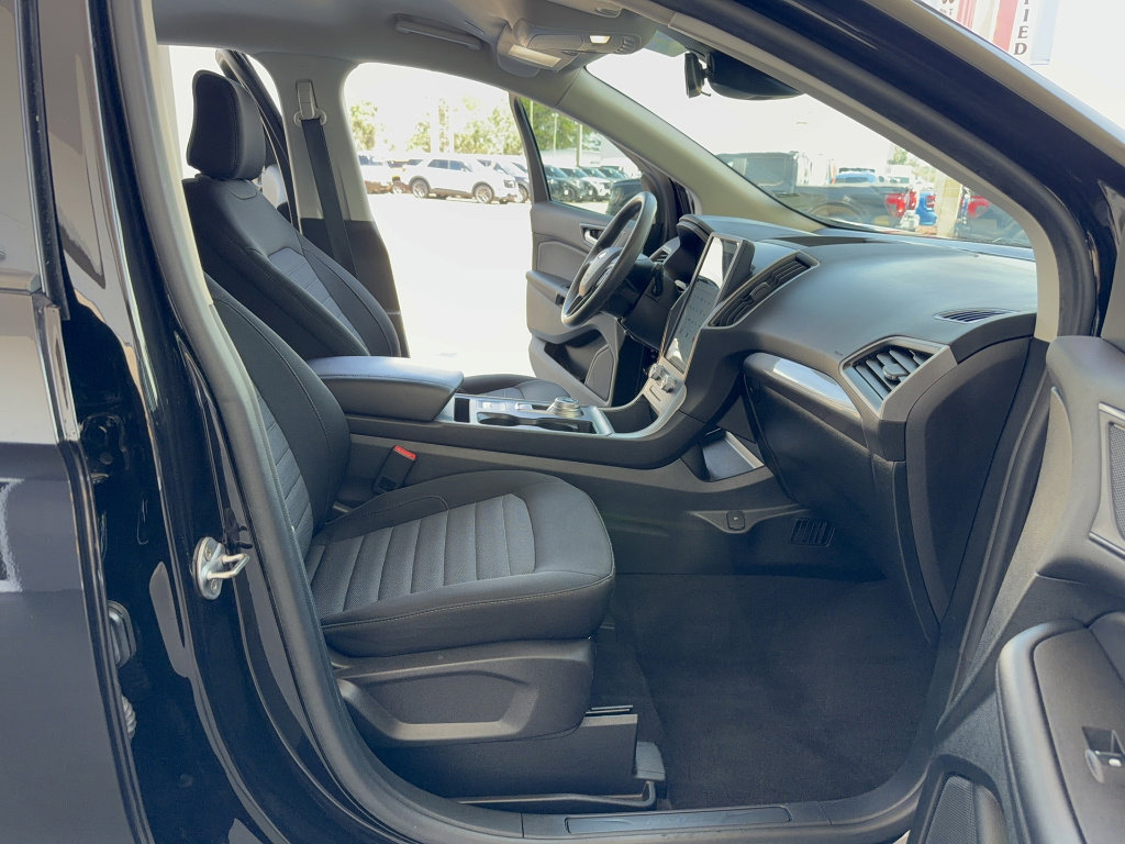 Certified 2024 Ford Edge SE w/ Black Appearance Package AWD/4WD image 14