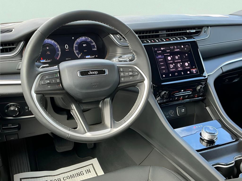 Used 2025 Jeep Grand Cherokee Laredo w/ Trailer Tow Package image 27